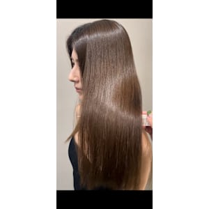 個室 髪質改善 Emily【エミリー】×スタイル