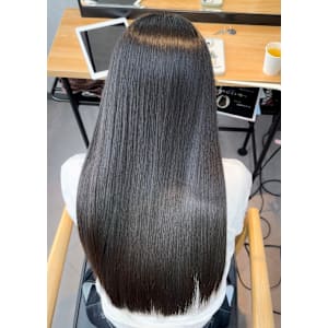 個室 髪質改善 Emily【エミリー】×スタイル