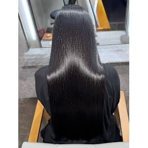 個室 髪質改善 Emily【エミリー】×スタイル