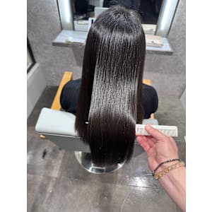 個室 髪質改善 Emily【エミリー】×スタイル