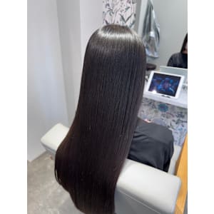 個室 髪質改善 Emily【エミリー】×スタイル