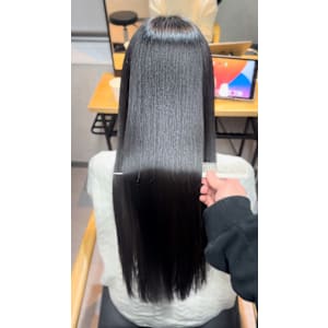 個室 髪質改善 Emily【エミリー】×スタイル