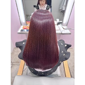 個室 髪質改善 Emily【エミリー】×スタイル