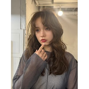 コテ巻き風パーマスタイル/ナチュラルウルフ/アッシュベージュ