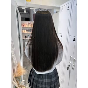 個室 髪質改善 Emily【エミリー】×スタイル