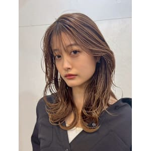 外ハネカール/小顔バング/ひし形レイヤー/Wカラー