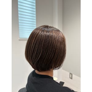 細めの白髪ぼかしハイライトカラーでお洒落に白髪ぼかし！