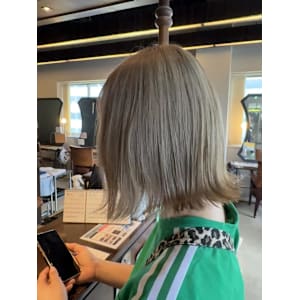 ダブルカラー×シルバーベージュ