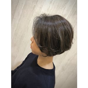 透明感カラーで叶える人気のショートスタイル