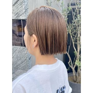 くせ毛さんブリーチ履歴あり　ストレートパーマミニボブ