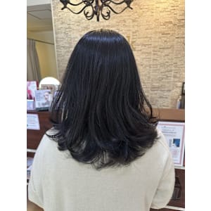 無造作ミディヘア