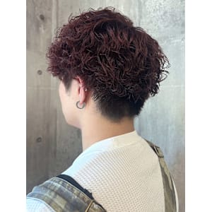 ワインレッド メンズパーマ ツーブロック ナチュラルパーマ