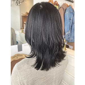 黒髪ミディアム軽めミディアムレイヤー外ハネ可愛い美シルエット - CHAINON【シェノン】掲載中
