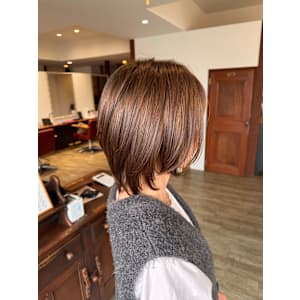 【大人可愛い】軽やかウルフレイヤーで、旬のスタイルを叶える！