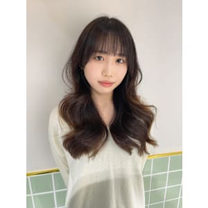 カラー指名No1/韓国風ゆる巻き×垢抜け顔周りカット