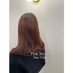 透き通る透明感カラー×ミディアム外ハネレイヤー