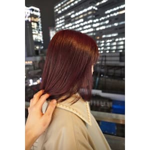 艶ボルドーでヘア