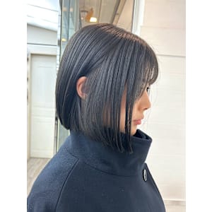 丸みショートボブ重めマッシュショートボブ黒髪アッシュブラック