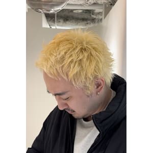 スパイキーショート×ブロンドヘア