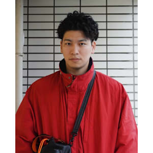 抜け感カールと春アウターのバランス感