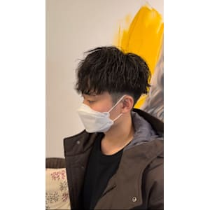 爽やかツーブロック刈り上げ束感アップバング