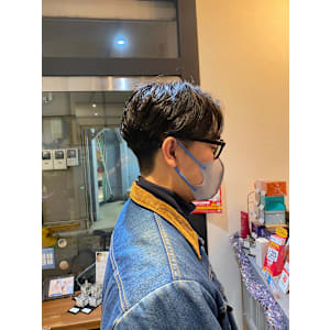 爽やかツーブロック刈り上げ束感アップバング