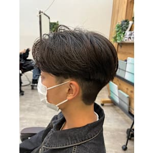 爽やかツーブロック刈り上げ束感アップバング