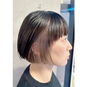 グレー系インナーカラー　ボックスボブ