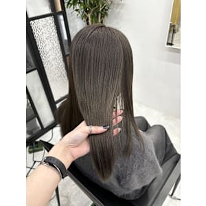 オリーブベージュ