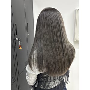 オリーブグレージュ