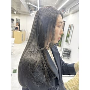 　カーキグレージュ