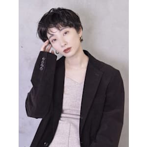 ダークグレージュニュアンスパーマショート