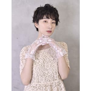 外国人風ナチュラルパーマショート