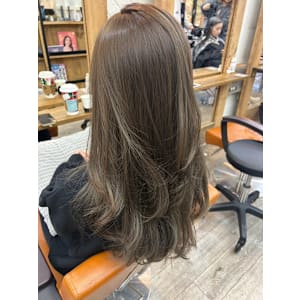 たっぷりレイヤーカットエアリーロング美髪フォギーベージュ渋谷