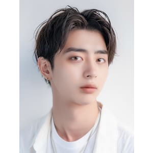 20代30代40代　清潔感センターパート黒髪セクシー