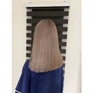 ベージュカラー