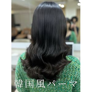 大人可愛いミディアムコテ巻き風パーマ