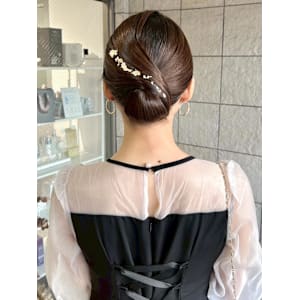 【hinari】シニヨン/結婚式ヘア/ヘアアレンジ/金箔