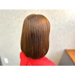 大人垢抜けハイトーンボブ