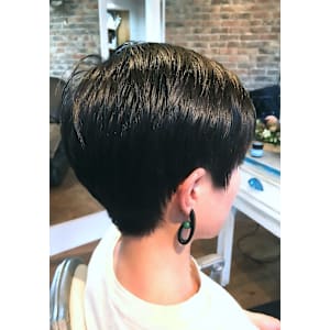 後ろ姿で差がつく、大人ショート