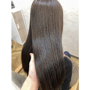 肌なじみの良いアースカラー[髪質改善][縮毛矯正]