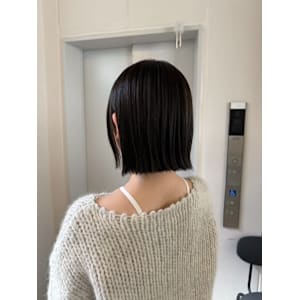 地毛風カラー×艶ボブスタイル