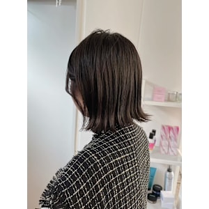 くびれボブ×顔周りレイヤー