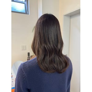 艶カラー×くびれレイヤースタイル