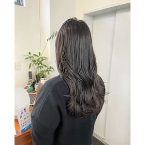 透明感×オリーブグレージュ