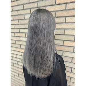 オリーブグレージュ