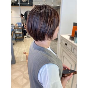 えりあしスッキリブラウンショートボブ赤羽カットが上手い美容室