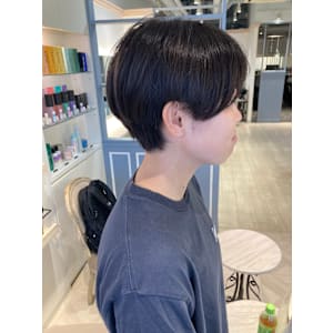 山田涼介風前下がりセンターパートダークアッシュ大人カラー