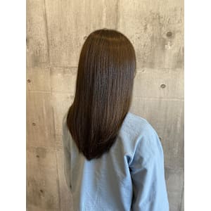 オリーブベージュ