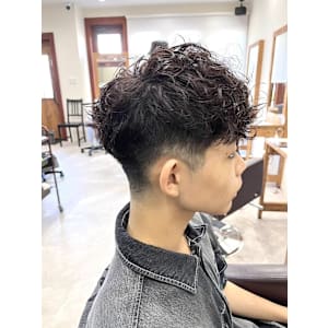 刈り上げショート/ニュアンスデザイン波打ちパーマ/20代30